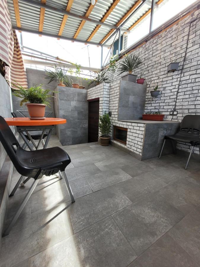 Дом 33 Возле Клиники Астхик Villa เยเรวาน ภายนอก รูปภาพ