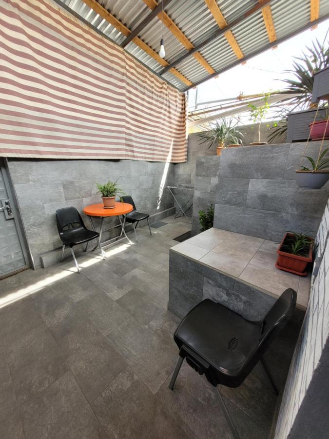 Дом 33 Возле Клиники Астхик Villa เยเรวาน ภายนอก รูปภาพ